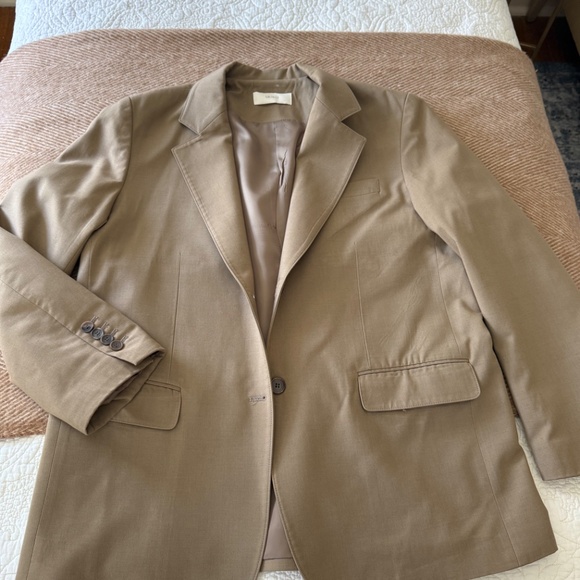 Blazer - Picture 2 of 4